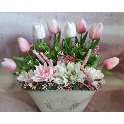 Tulipános-virágos asztaldísz